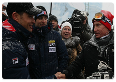 Prime Minister Vladimir Putin skied near the ski complex of the Polyana Hotel in Sochi|3 january, 2009|14:00