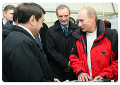 Vladimir Putin and the head of the IOC Coordination Commission, Jean-Claude Killy, have visited a section of the bypass road around Sochi|31 january, 2009|16:40