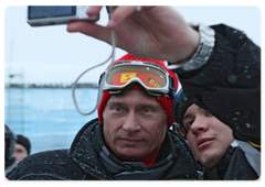 Prime Minister Vladimir Putin skied near the ski complex of the Polyana Hotel in Sochi|5 january, 2009|16:00