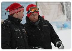 Prime Minister Vladimir Putin and President of Russia Dmitriy Medvedev skied near the ski complex of the Polyana Hotel in Sochi|5 january, 2009|16:18