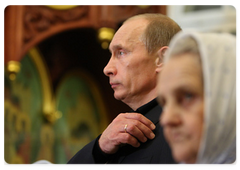 Vladimir Putin has attended Christmas Mass at the Purification of Virgin Mary Church in Petrozavodsk|7 january, 2009|09:54