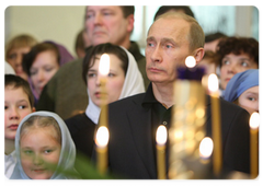 Vladimir Putin has attended Christmas Mass at the Purification of Virgin Mary Church in Petrozavodsk|7 january, 2009|09:57