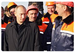 Председатель Правительства Российской Федерации В.В.Путин, находящийся с рабочей поездкой во Владимирской области, принял участие в церемонии открытия мостового перехода через Оку|1 октября, 2009|19:02