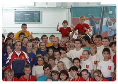 Prime Minister Vladimir Putin visited a fitness centre in Vladimir, and presented awards to the winners of the Merry Start school competition|1 october, 2009|20:37