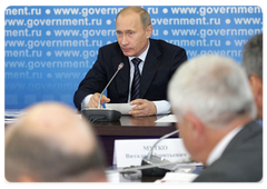 Prime Minister Vladimir Putin at a meeting in Vladimir on the implementation of the Government’s programme for building sports facilities|1 october, 2009|20:37