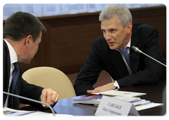 Deputy Minister of Economic Development Oleg Savelyev and Minister of Education Andrei Fursenko during a meeting on the implementation of the sports facilities construction programme|1 october, 2009|20:37
