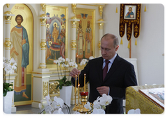 Prime Minister Vladimir Putin at the consecration of the restored Assumption of the Holy Virgin Church in the Russian Embassy compound in China|13 october, 2009|10:41