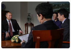 Prime Minister Vladimir Putin giving an interview to the Chinese media|13 october, 2009|13:48