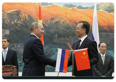 The ceremony of signing Russian-Chinese agreements after bilateral talks in Beijing|13 october, 2009|17:11