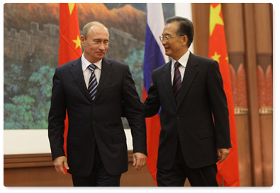 В.В.Путин и Премьер Госсовета КНР Вэнь Цзябао по итогам 14-й регулярной встречи между главами правительств России и Китая выступили перед представителями СМИ