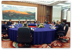 В.В.Путин принял участие во встрече глав правительств государств-членов Шанхайской Организации Сотрудничества (ШОС) в узком составе