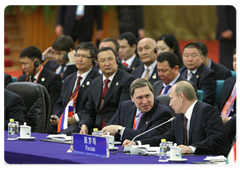 Prime Minister Vladimir Putin at the Shanghai Cooperation Organisation’s Heads of Government Council meeting|14 october, 2009|09:59