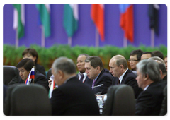 Prime Minister Vladimir Putin at the Shanghai Cooperation Organisation’s Heads of Government Council meeting|14 october, 2009|10:02