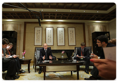 Prime Minister Vladimir Putin answering questions from the media, concluding his official visit to the People's Republic of China|14 october, 2009|22:54