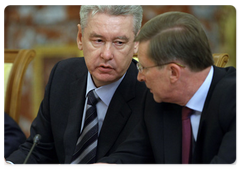 Deputy Prime Ministers Sergei Sobyanin and Sergei Ivanov at a Government meeting|15 october, 2009|20:09