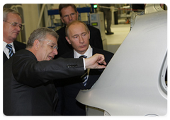 Prime Minister Vladimir Putin visited the welding and assembly shops and attended the inauguration of full capacity production at a Volkswagen Group Rus auto assembly plant in the Kaluga Region|20 october, 2009|18:01