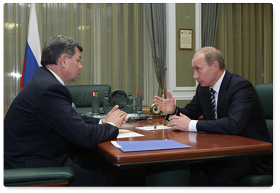 Prime Minister Vladimir Putin met with Anatoly Artamonov, Governor of the Kaluga Region