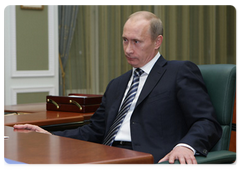 Председатель Правительства Российской Федерации В.В.Путин встретился с губернатором калужской области А.Д.Артамоновым|20 октября, 2009|19:26