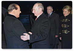 Prime Minister Vladimir Putin arrived in St Petersburg and met with Italian Prime Minister Silvio Berlusconi
