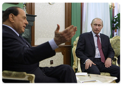 Russian Prime Minister Vladimir Putin and Italian Prime Minister Silvio Berlusconi in a videoconference with their Turkish counterpart Recep Tayyip Erdogan|22 october, 2009|16:34