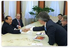 Prime Minister Vladimir Putin and Italian Prime Minister Silvio Berlusconi met with the managers of major Russian companies active in Russian-Italian economic partnership