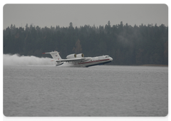 The Italian Prime Minister was shown a Russian Beriev Be-200 aircraft|23 october, 2009|18:53