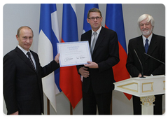 В.В.Путин  и Премьер-министр Финляндии М.Ванхахен приняли участие в церемонии открытия «Дома Финляндии» в Санкт-Петербурге|25 октября, 2009|15:15