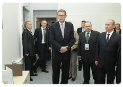 В.В.Путин  и Премьер-министр Финляндии М.Ванхахен приняли участие в церемонии открытия «Дома Финляндии» в Санкт-Петербурге|25 октября, 2009|19:41