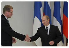 Prime Minister Vladimir Putin and his Finnish counterpart Matti Vanhanen at the opening ceremony of Finland House in St Petersburg|25 october, 2009|19:41