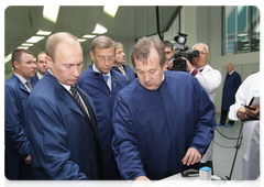 Russian Prime Minister Vladimir Putin visiting Zelenograd, where he familiarised himself with the city’s largest companies – NIIME i Mikron and Binnofarm|9 october, 2009|14:22