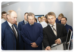 Russian Prime Minister Vladimir Putin visiting Zelenograd, where he familiarised himself with the city’s largest companies – NIIME i Mikron and Binnofarm|9 october, 2009|14:31