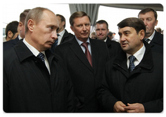 Председатель Правительства Российской Федерации В.В.Путин принял участие а в церемонии открытия участка автомобильной трассы аэропорт «Храброво» – Калининград|27 октября, 2009|17:35