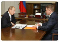 Prime Minister Vladimir Putin with Kaliningrad Region Governor Georgy Boos|27 october, 2009|20:55