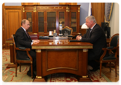 Prime Minister Vladimir Putin held a meeting with Mikhail Shmakov, Chairman of the Federation of Independent Trade Unions of Russia|29 october, 2009|12:10