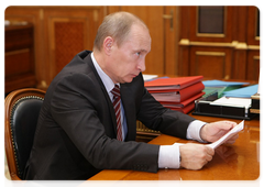 Prime Minister Vladimir Putin held a meeting with Mikhail Shmakov, Chairman of the Federation of Independent Trade Unions of Russia|29 october, 2009|13:42