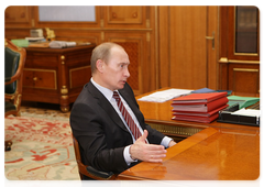 Prime Minister Vladimir Putin during a meeting with Andrei Kostin, President of Vneshtorgbank|29 october, 2009|14:37