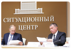 Prime Minister Vladimir Putin holding a conference call on electric facilities’ and housing and utilities companies’ preparation for the 2009-2010 heating season|5 october, 2009|16:53
