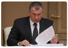 Deputy Prime Minister Igor Sechin during a conference call on electric facilities’ and housing and utilities companies’ preparation for the 2009-2010 heating season|5 october, 2009|16:53