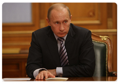 Prime Minister Vladimir Putin during a meeting with Avtovaz executives and shareholders|5 october, 2009|20:07