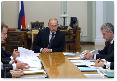 В.В.Путин провел совещание по вопросу об основных направлениях приватизации федерального имущества на 2010-2012 годы и сокращения перечня стратегических предприятий и акционерных обществ