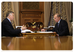 Prime Minister Vladimir Putin met with Russian Railways President Vladimir Yakunin|11 november, 2009|18:03