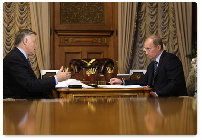 Prime Minister Vladimir Putin met with Russian Railways President Vladimir Yakunin