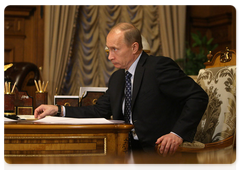 Prime Minister Vladimir Putin met with Russian Railways President Vladimir Yakunin|11 november, 2009|18:03