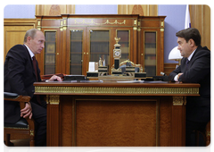 Prime Minister Vladimir Putin met with Transport Minister Igor Levitin|12 november, 2009|17:35