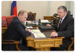 Prime Minister Vladimir Putin met with the Head of the Federal Customs Service, Andrei Belyaninov