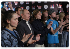 Prime Minister Vladimir Putin presented awards to the winners of the “Battle for Respect: Start Today” competition on Muz-TV|13 november, 2009|17:38