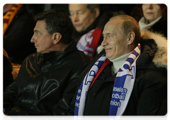 Prime Minister Vladimir Putin and Slovenian Prime Minister Borut Pahor attended the first 2010 World Cup qualifying match between the Russian and Slovenian national teams|14 november, 2009|21:00