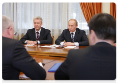 Prime Minister Vladimir Putin at a meeting with the leadership of the United Russia party|30 october, 2009|12:14