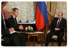 Председатель Правительства Российской Федерации В.В.Путин встретился с Премьер-министром Королевства Дания Л.Лёкке Расмуссеном|2 ноября, 2009|20:07