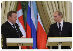По итогам переговоров Председателя Правительства Российской Федерации В.В.Путина и Премьер-министра Королевства Дания Л.Лёкке Расмуссена состоялась совместная пресс-конференция|2 ноября, 2009|20:29